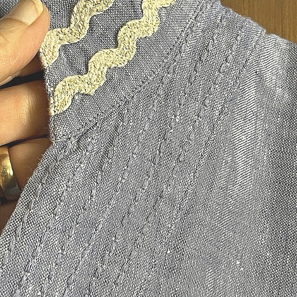 Chico's Woman's Embroidered Linen Tunic ¾ Sleeves Blue Embroidery Size 14 (2.5) - Picture 5 of 5